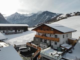 Appartements Bergfried - Ski In Ski Out ab Mitte Dezember, inklusive Sommerkarte, zentral mit Ausblick über Kaprun - 7