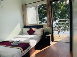 Cliff lake hotel cafe and bar - Pokhara - 9