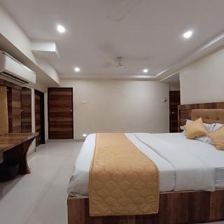 RK Hotel-Near Grant Road Railway Station - Mumbai - 9