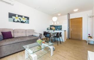 Nice Apartment In Rogoznica With Sauna - Rogoznica - 7