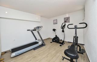 Nice Apartment In Rogoznica With Sauna - Rogoznica - 4