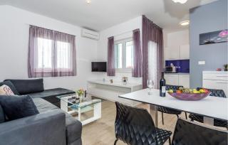Nice Apartment In Rogoznica With Sauna - Rogoznica - 7