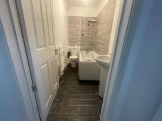 Stylish 2Bedroom Apt By Luxe Haven Homes Short Lets & Serviced Accommodation Canning Town Greater London With Free WiFi - Londra - 3