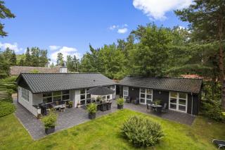 Holiday Home With A Wilderness Bath, Only 100 Meters From The Lovely Beach, - Marielyst - 0