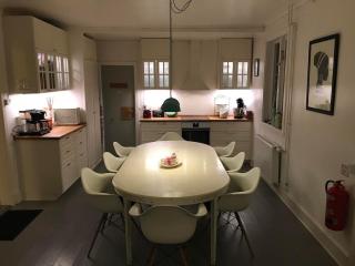 Beautiful Home In Torup With 13 Bedrooms - Torup - 4