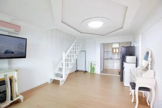 anmyeondo gold hue pension - 8