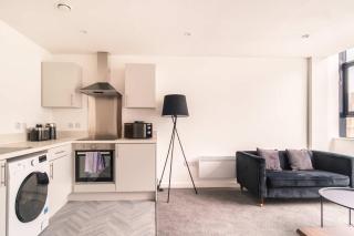 Central Preston Lovely 1 Bedroom Apartment - 1