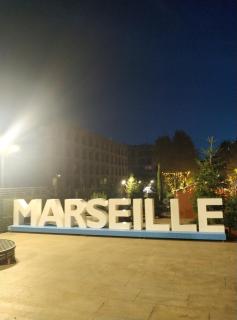 PETIT BONHEUR Au COEUR DU VIEUX PORT - Marsiglia - 0