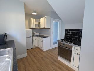 Cosy and modern 2 bed - 8