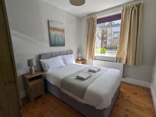 Cosy and modern 2 bed - 7
