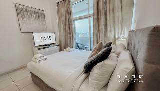 Rare Holiday Homes - Golf Course View - Dubai Sports City - Royal Residence - R302 - Dubai - 0