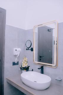 Ranowell Hotel - 1
