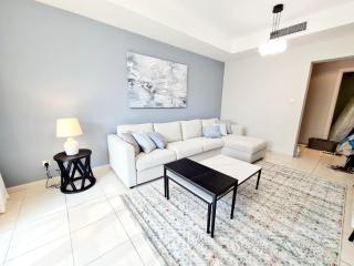 Relaxing Villa with Private Pool in The Springs - sleeps 5 - 5