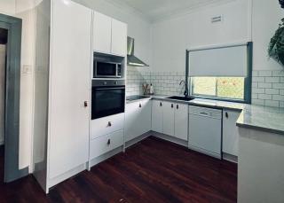 Charming home in Central Dubbo - 3