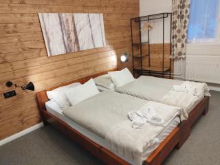 Propaganda Chalet - 6