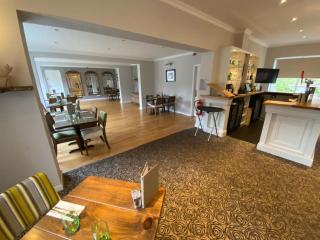 The Coach House - 8
