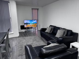 Leeds city Ls1 apartment 2BD corporate accommodation 2 bath secured parking, long stay, council stay, nursing care COS, - Central Station - 0
