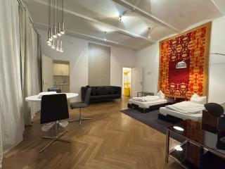 M M Central 70's Style - Berlino - 0