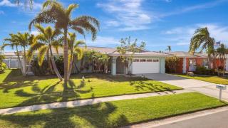The Crown House 4b Pool Home 6 mins to IR Beach - Largo - 1