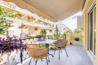 Modern Home W Balcony Near Kolonaki - Athens - 9