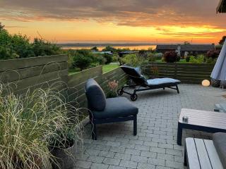 Cozy Summerhouse With Spectacular Views! - Ølsted - 9