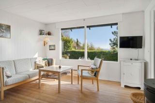 Idyllic Holiday Home Near Cliffs And Beach - Gudhjem - 1