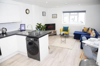Ocean Side with Free Parking By My Getaways - Peacehaven - 1