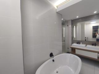 Cape Town Crystal Towers - 2