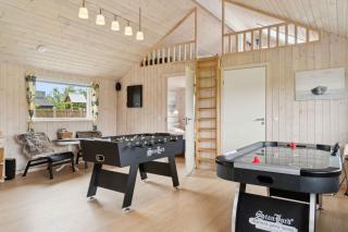 Charming Holiday Home With Many Activities - Marielyst - 2