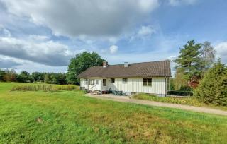 3 Bedroom Nice Home In Röke - Röke - 9