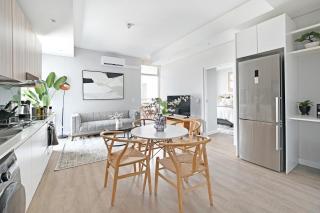 Shyla - Chic 2-Bed Apt with stunning Mountain Views - 9