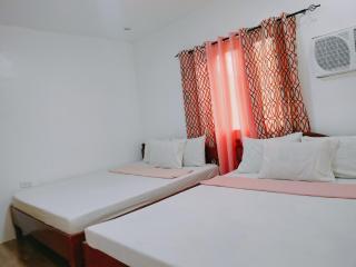 Family Suite 4-6 Pax GLENMARK'S Homestay near the beach - Pagudpud - 0