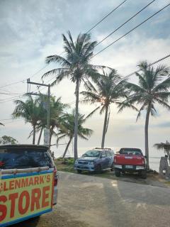 Family Suite 4-6 Pax GLENMARK'S Homestay near the beach - Pagudpud - 2