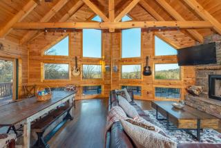 6-Bed Family Retreat Hot Tub Game Room Playground - 8