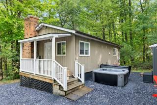 2 Modern Cabins Hot Tub, Fire Pit, Grill, & Wifi - New Market - 1