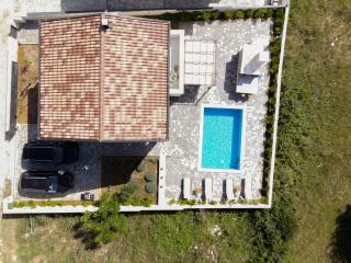 Villa Pinia - CROWONDER LUXURY RENT - Vir - 1