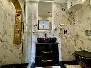 Shiny Pyramids Boutique Hotel - 5