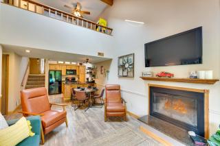 Updated Retreat with Golf Course and Wildlife Views! - Galena - 9