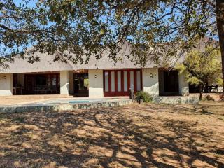 Zebula Golf and Wildlife Estate - Kudu's Bark Pax 12 - Moi Signature Luxury villa - 9