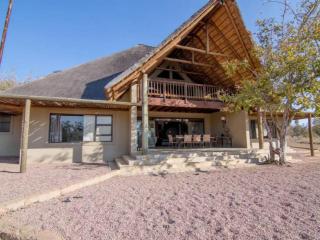 Zebula Golf and Wildlife Estate - Jackals Call Pax 8 - Moi Signature Luxury villa - Mabula - 9