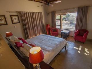 Zebula Golf and Wildlife Estate - Jackals Call Pax 8 - Moi Signature Luxury villa - Mabula - 4
