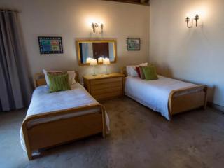 Zebula Golf and Wildlife Estate - Jackals Call Pax 8 - Moi Signature Luxury villa - Mabula - 3