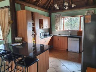 Zebula Golf and Wildlife Estate - Walk of the Eland Pax 12 - Moi Signature Luxury villa - Mabula - 5