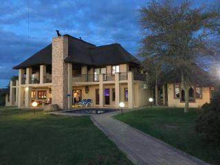 Zebula Golf and Wildlife Estate - Owl's Haven Pax 10 - Moi Signature Luxury villa - 8