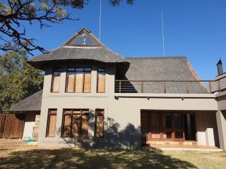 Zebula Golf and Wildlife Estate - Africa Breathing Pax 8 - Moi Signature Exclusive Villa - Mabula - 8