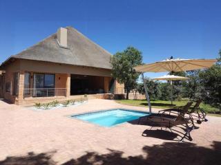 Zebula Golf and Wildlife Estate - Bushveld Bliss Pax 14 - Moi Signature Luxury villa - 6