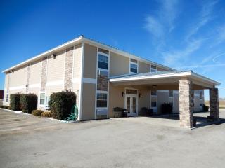 Econo Lodge Inn & Suites - 0