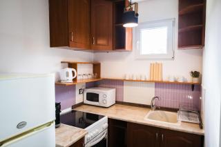 Cozy House with Free parking - 1