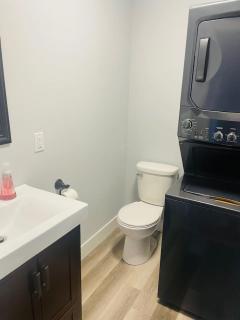 86B King Bed - Steps to Victoria Row - 8