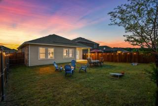 Relocate In Comfort Spacious, Pet-friendly Stay - - 4